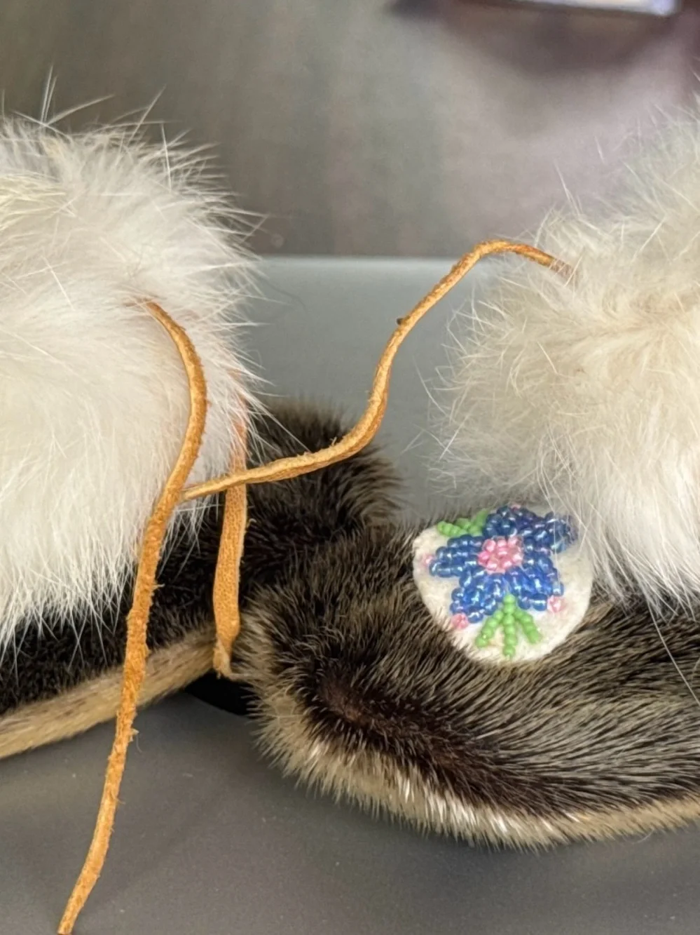 Source Unknown Cream Fur Kids Moccasins with Blue Beaded Flower